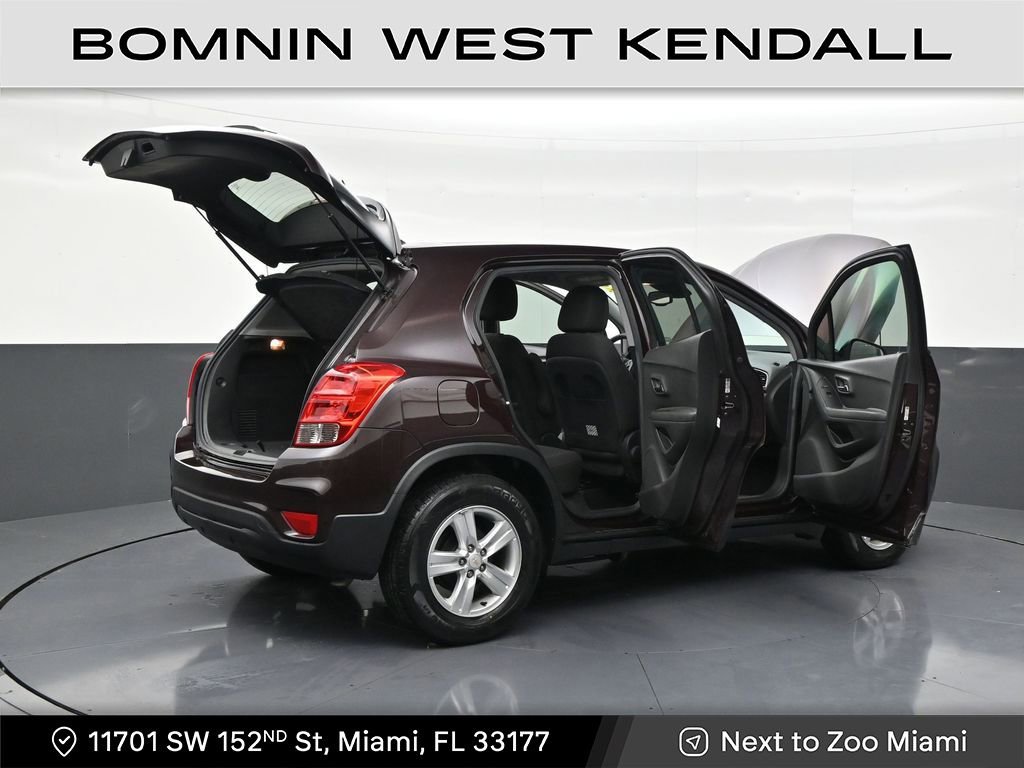 Used 2021 Chevrolet Trax LS image 28