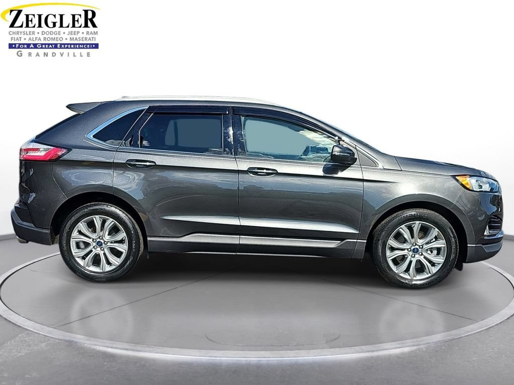 Used 2019 Ford Edge Titanium AWD/4WD image 4