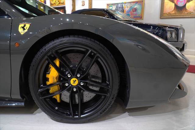 Used 2018 Ferrari 488 GTB RWD image 9
