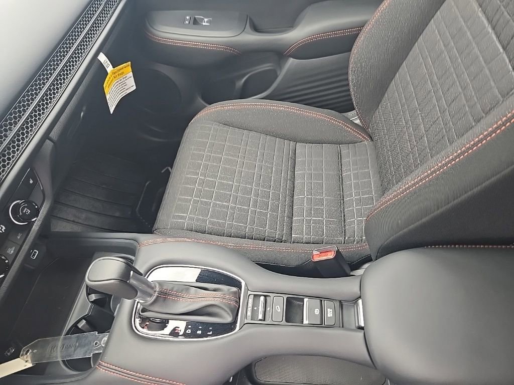 Used 2025 Honda HR-V Sport image 23