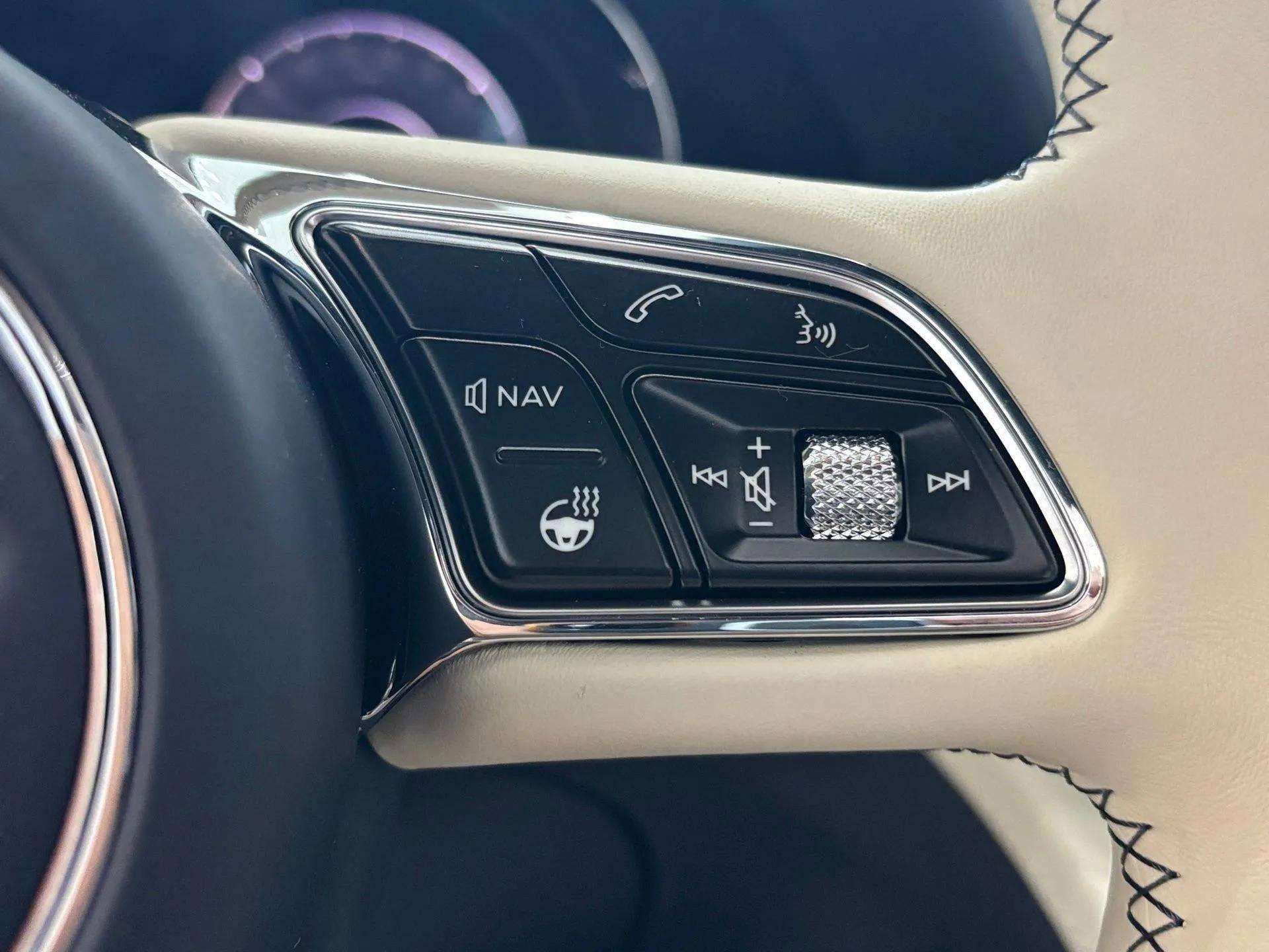 Used 2024 Bentley Bentayga Extended Wheelbase image 45