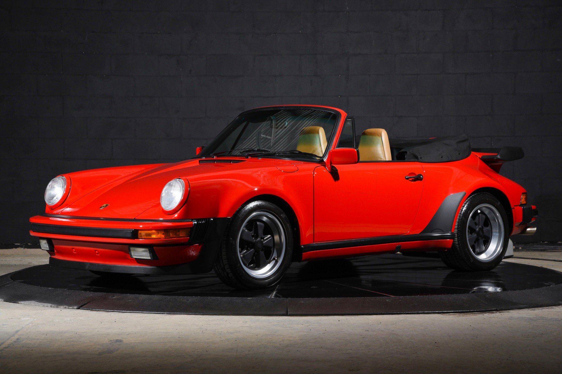 Used 1989 Porsche 911 Carrera RWD image 2