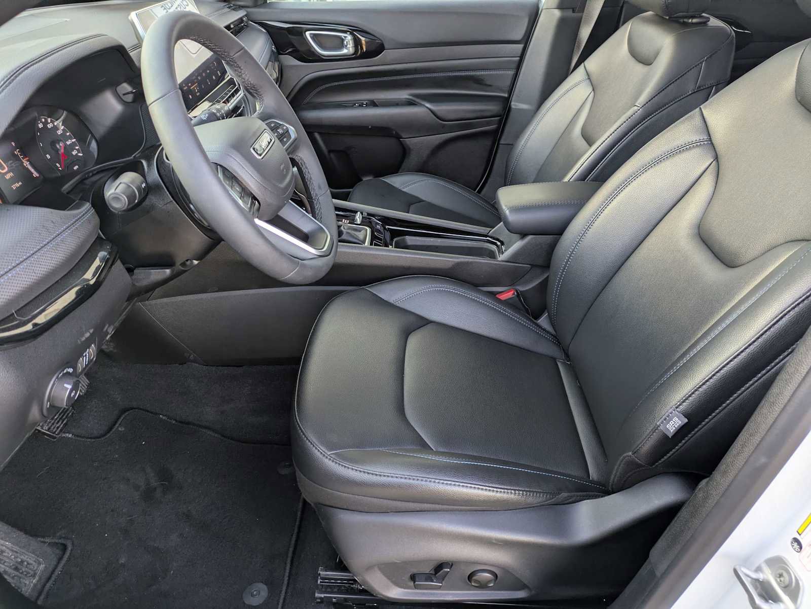 Used 2025 Jeep Compass Limited w/ Sun & Sound Group image 14