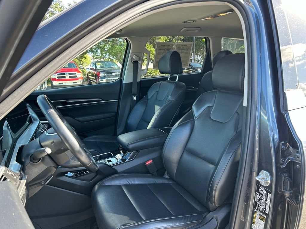Used 2023 Kia Telluride LX FWD image 20