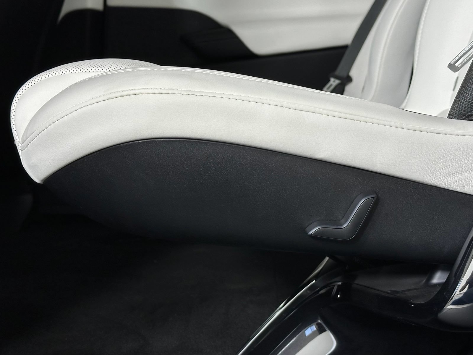 Used 2023 Tesla Model X AWD/4WD image 36