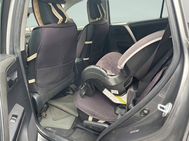Used 2013 Toyota RAV4 XLE image 11