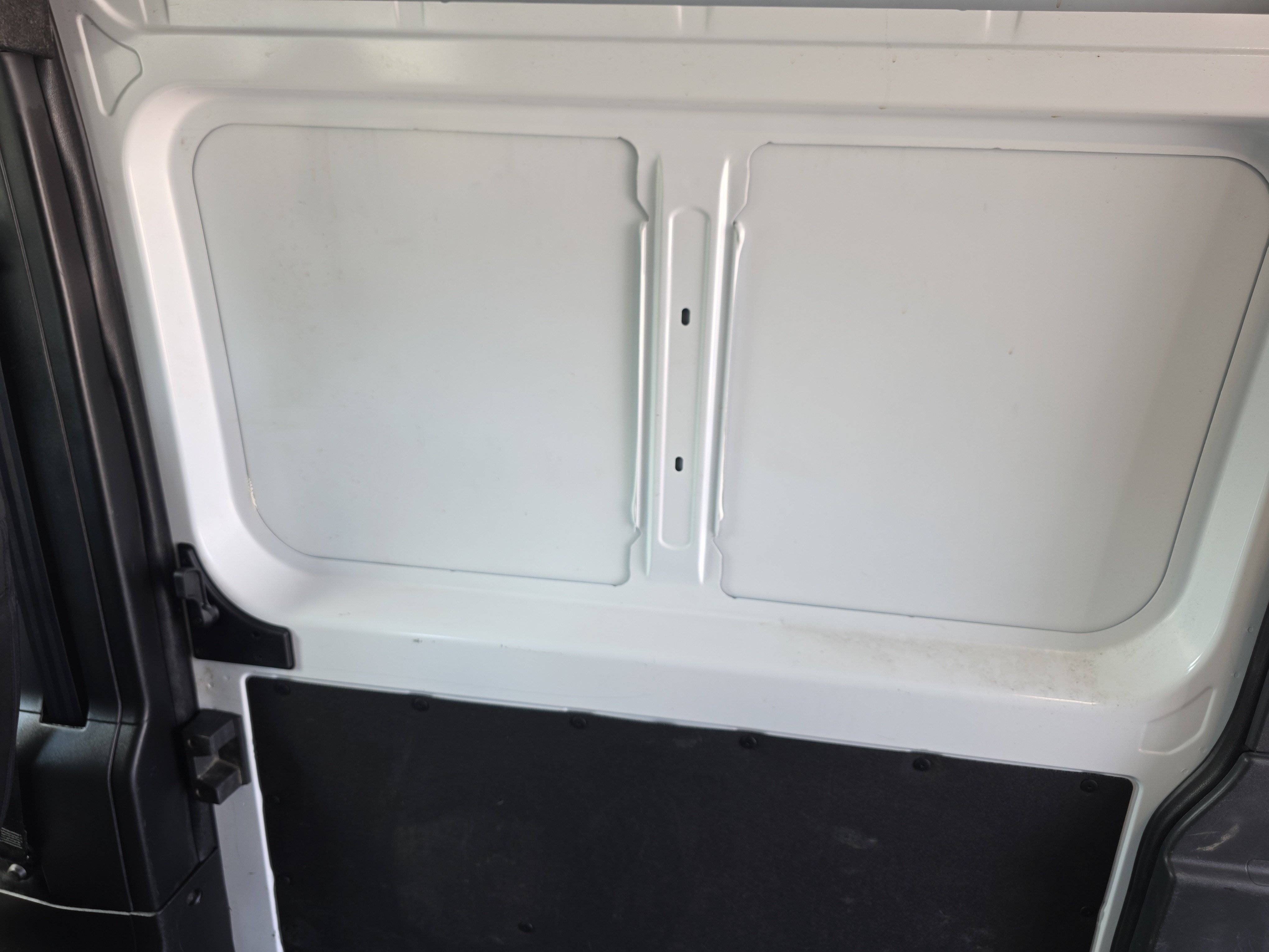 Used 2025 RAM ProMaster 2500 w/ Convenience Group FWD image 16