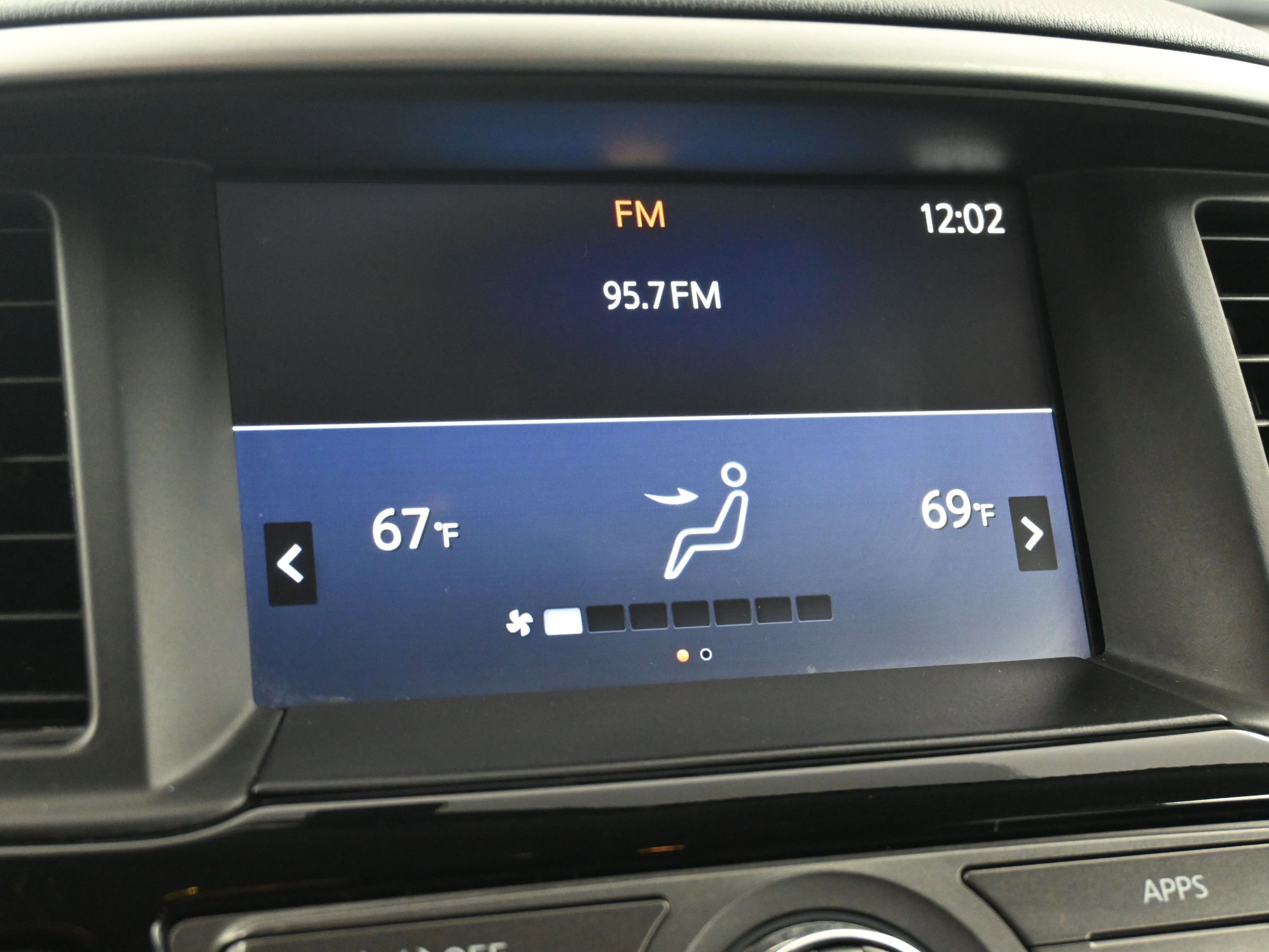 Used 2020 Nissan Pathfinder S image 12