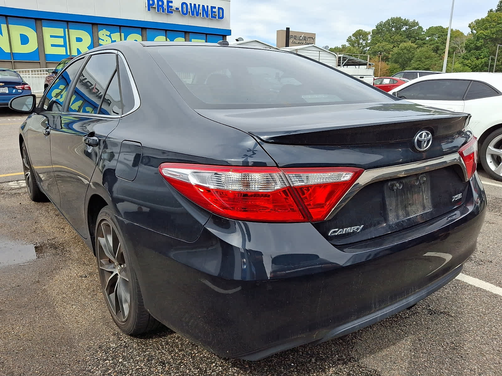 Used 2015 Toyota Camry XSE w/ Moonroof Package FWD image 4