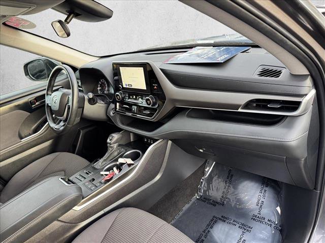 Used 2024 Toyota Highlander LE image 20