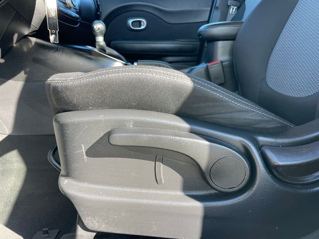 Used 2018 Kia Soul + FWD image 23