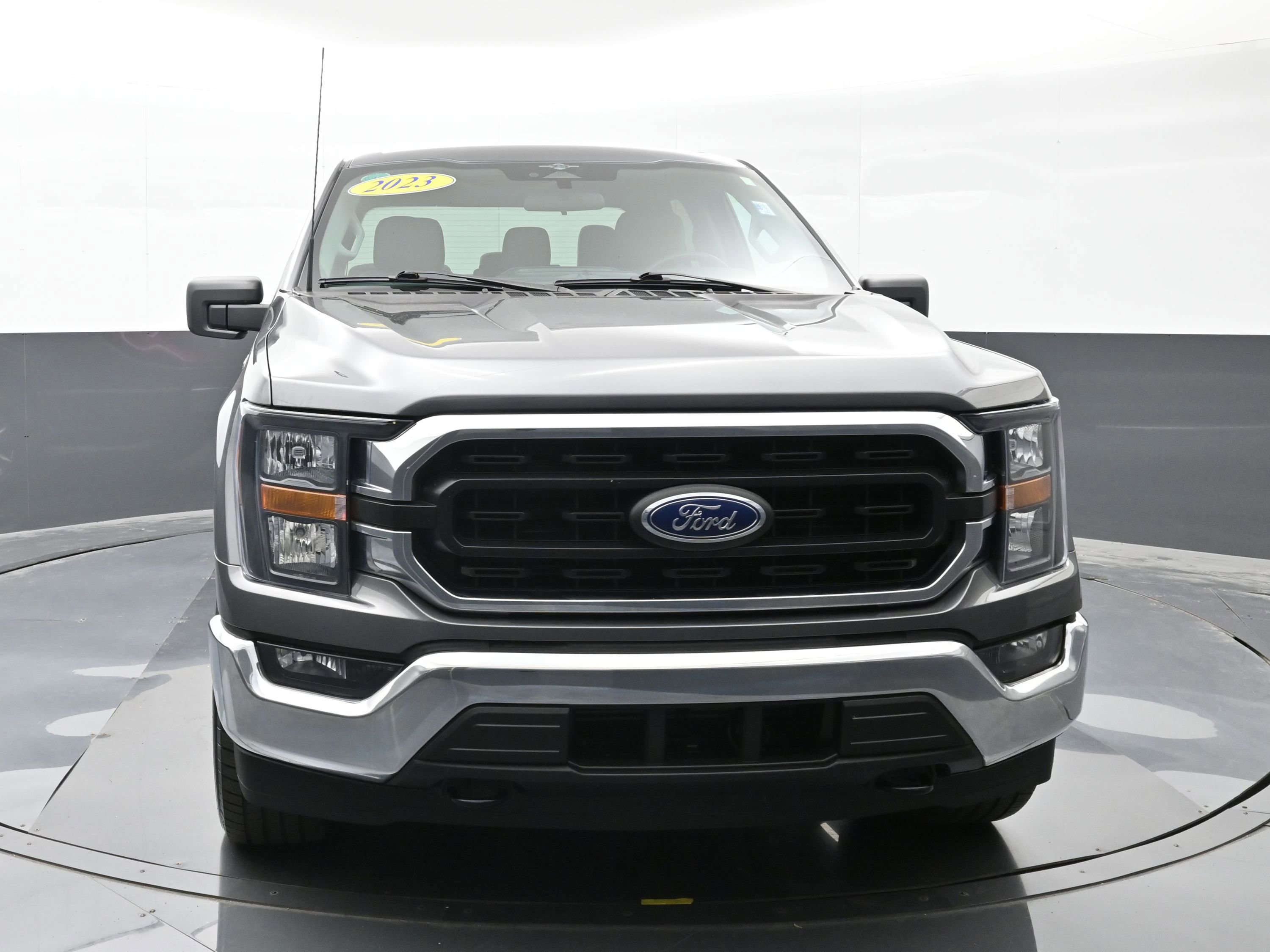 Used 2023 Ford F150 XLT image 2