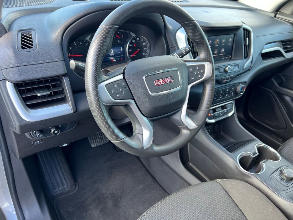 Used 2024 GMC Terrain SLE image 17