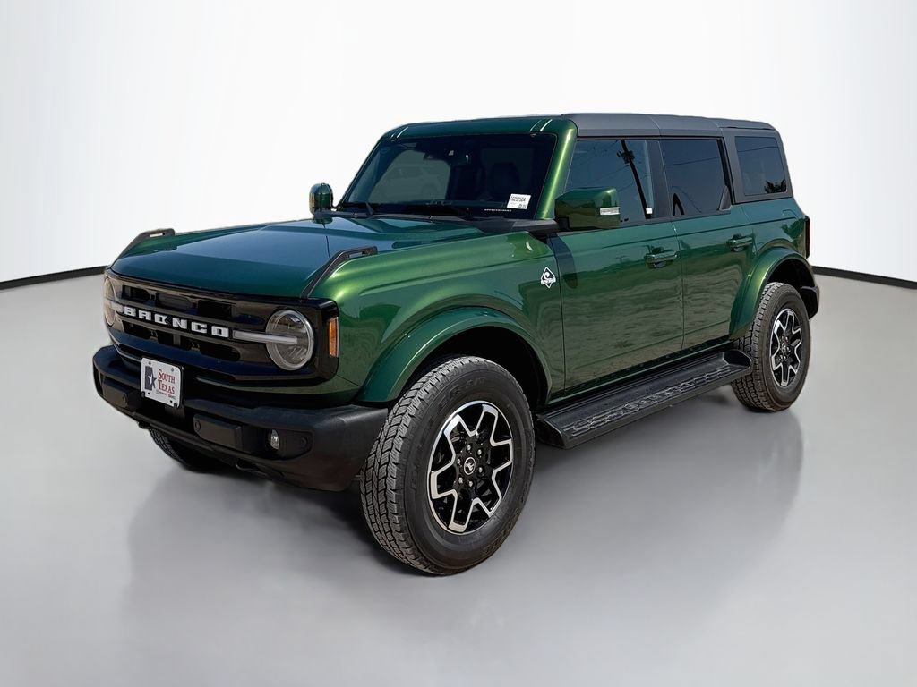 Used 2025 Ford Bronco Outer Banks AWD/4WD image 3