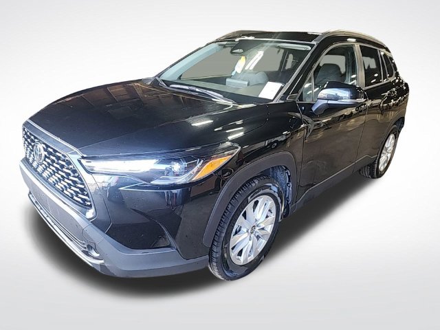 Used 2025 Toyota Corolla Cross LE FWD image 11