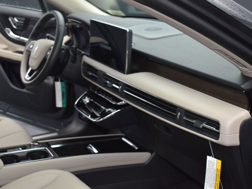New 2026 Lincoln Corsair Grand Touring AWD/4WD image 16