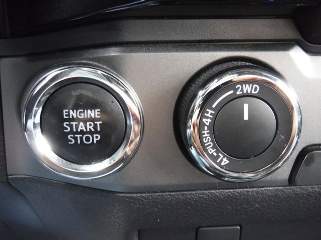 Used 2017 Toyota Tacoma TRD Sport image 30