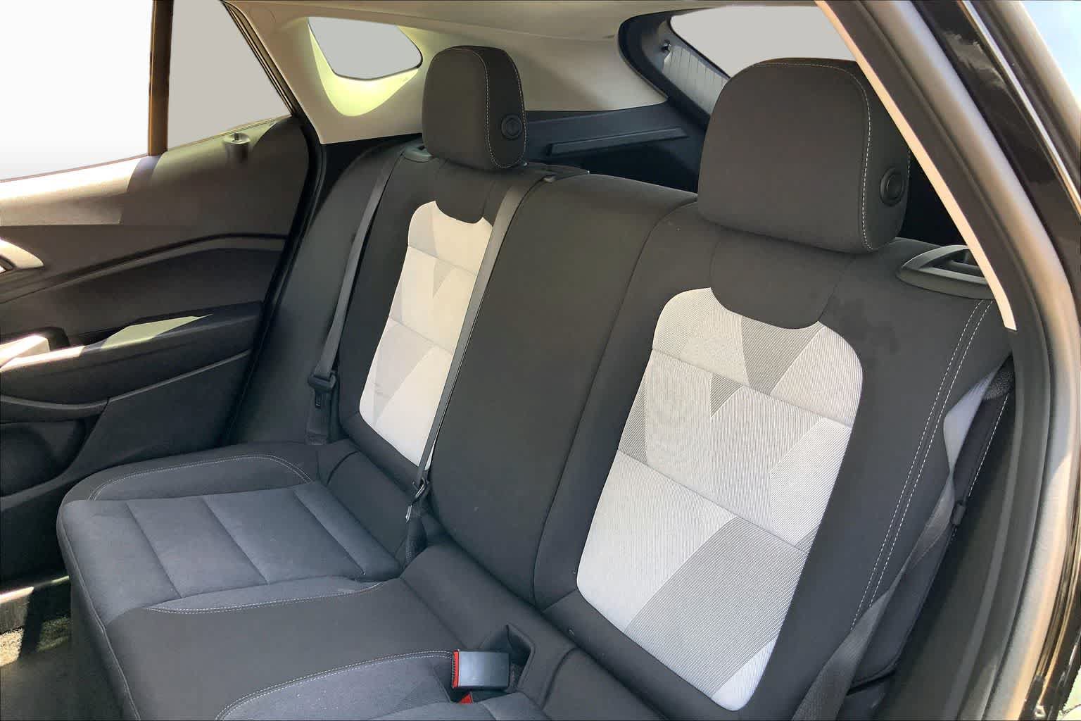Used 2025 Chevrolet Trax LS FWD image 21
