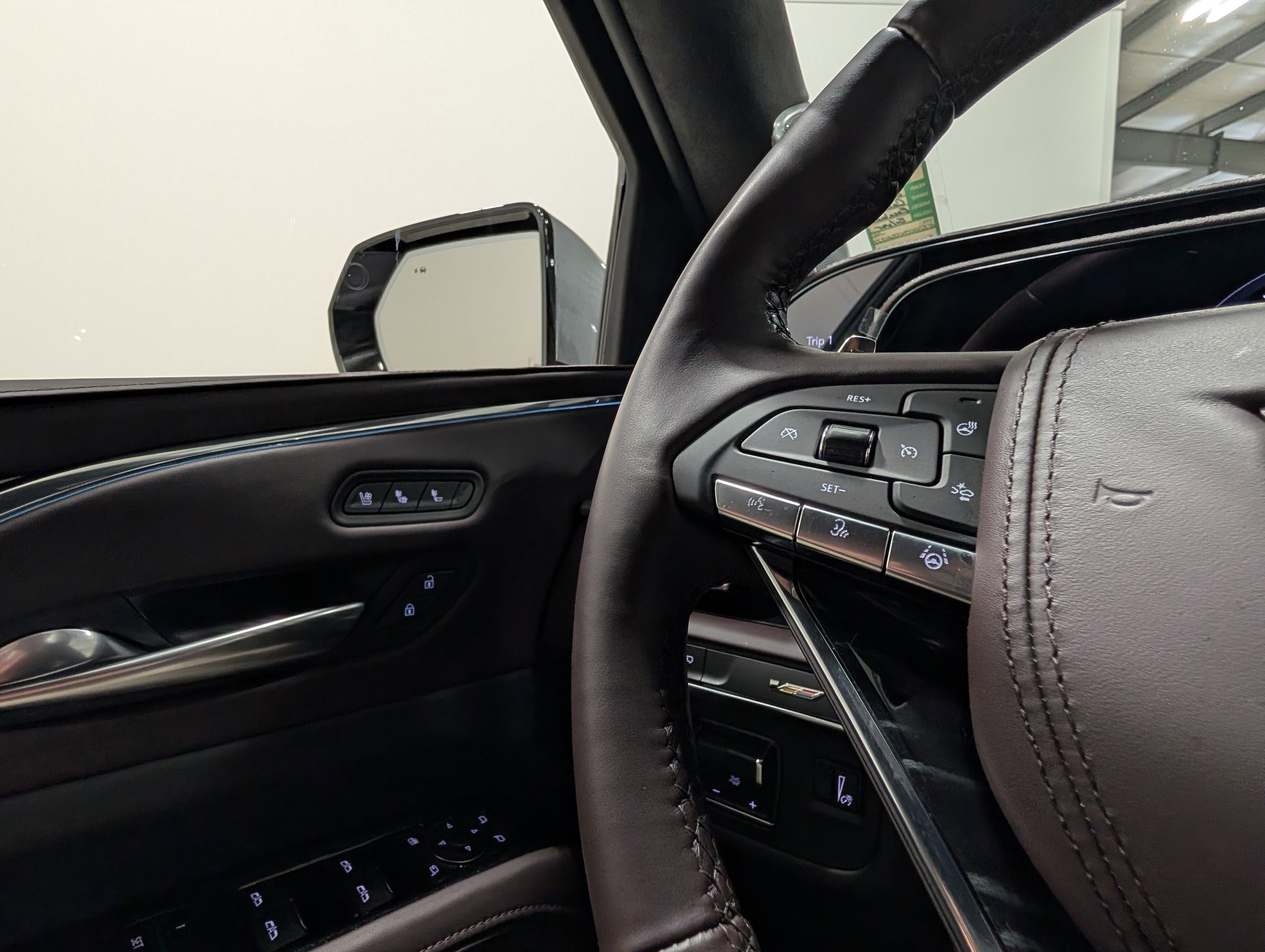 Used 2024 Cadillac Escalade V w/ LPO, ONYX Package AWD/4WD image 32