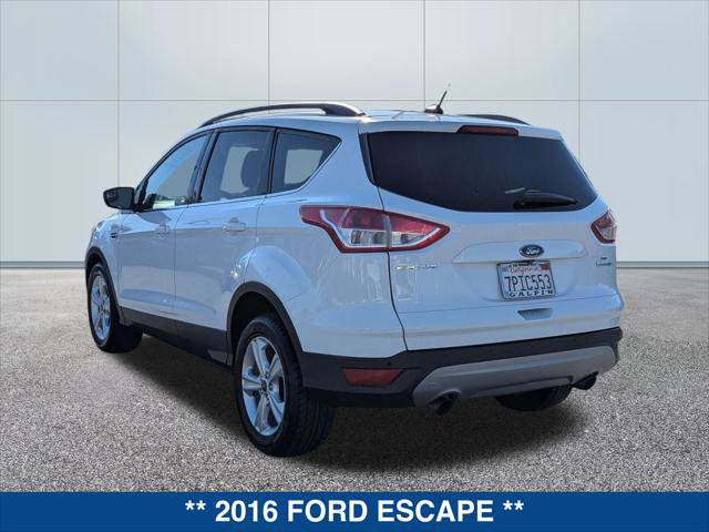 Used 2016 Ford Escape SE w/ Equipment Group 201A FWD image 3
