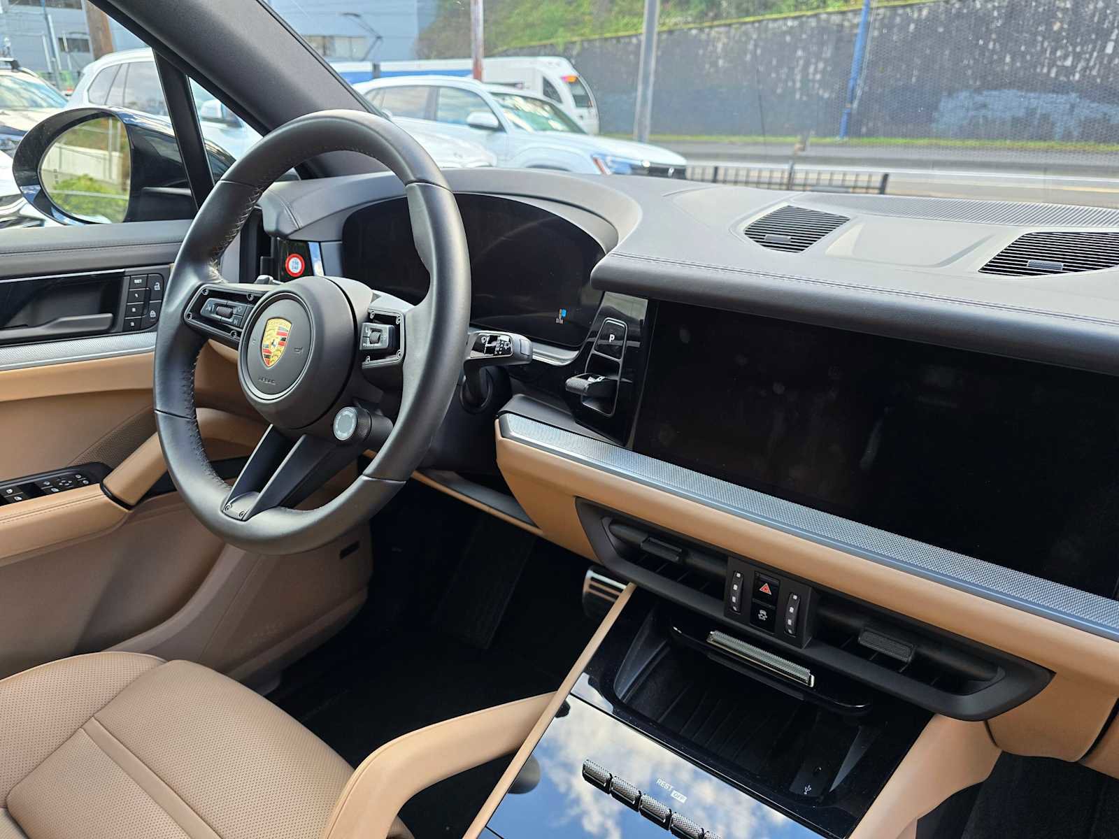 Used 2024 Porsche Cayenne S image 11