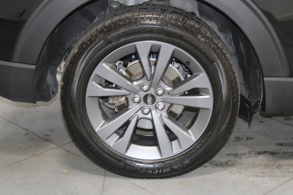 Used 2023 Ford Explorer XLT w/ Equipment Group 202A image 12