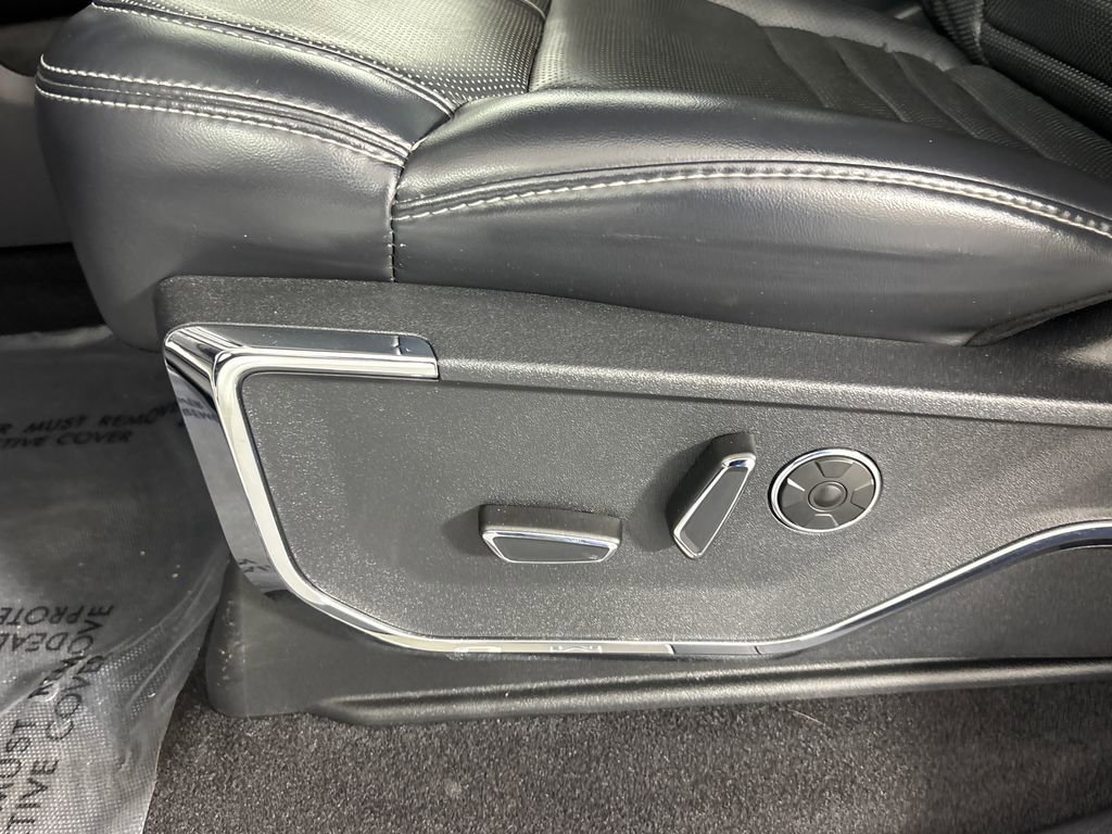 Used 2022 Ford F150 Platinum w/ Equipment Group 701A High image 9