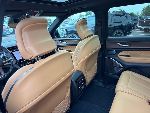 Used 2025 Jeep Grand Cherokee L Summit AWD/4WD image 10