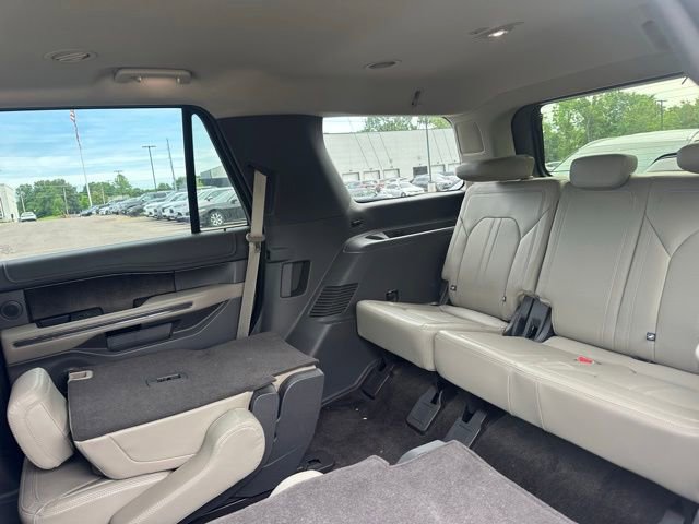 Used 2018 Ford Expedition Limited RWD image 11