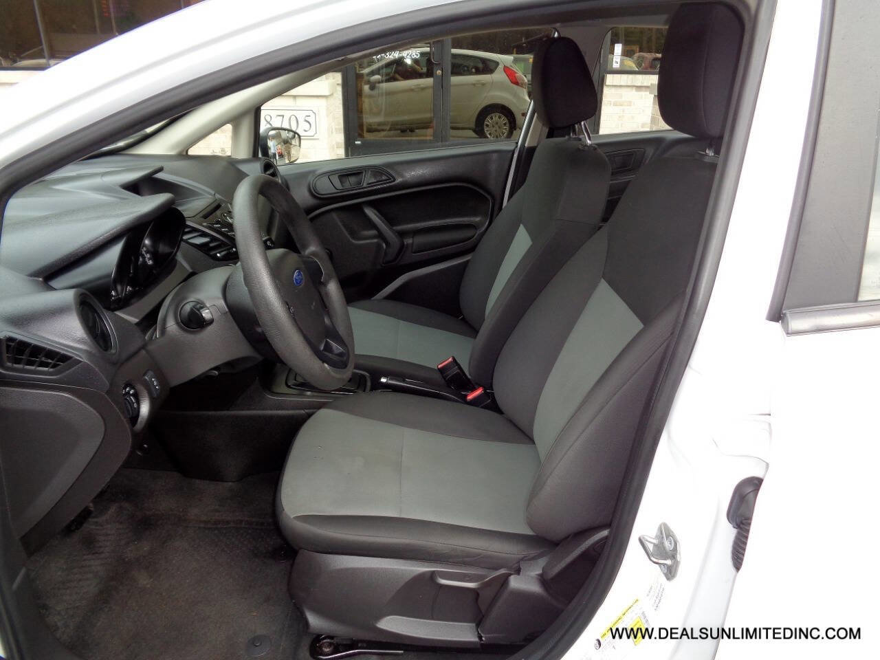 Used 2017 Ford Fiesta S image 8