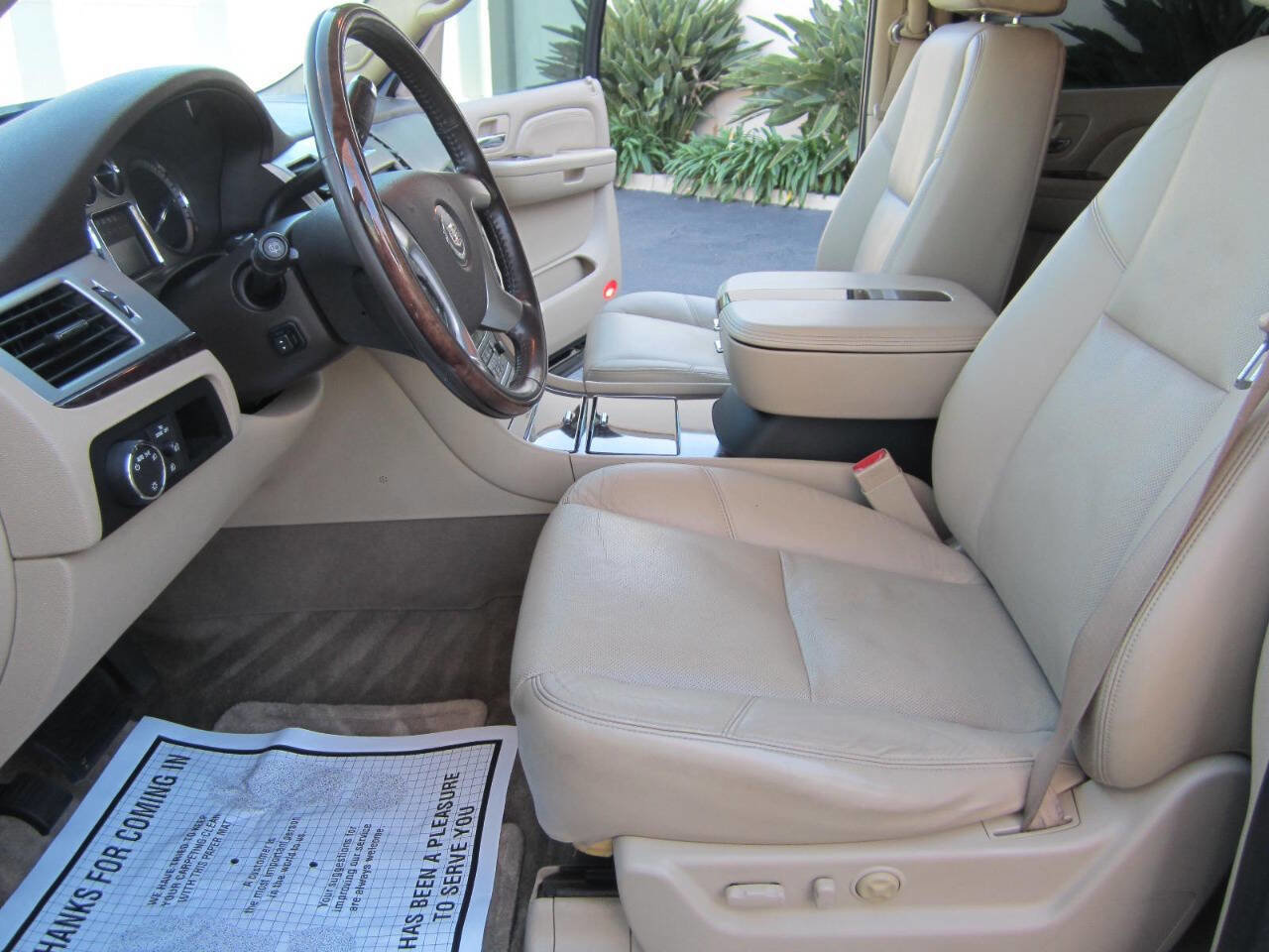 Used 2009 Cadillac Escalade Base AWD 4dr SUV w/V8 Ultra Lu image 28