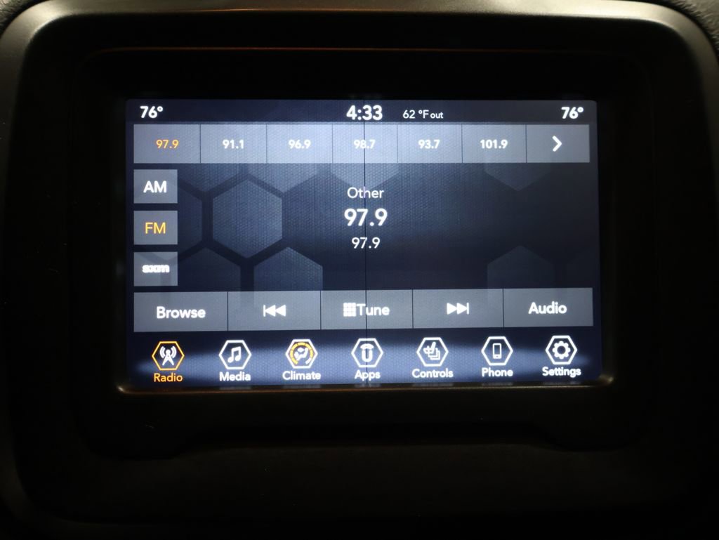 Used 2020 Jeep Renegade Limited image 30