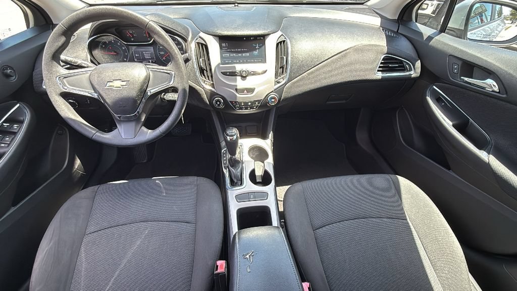 Used 2018 Chevrolet Cruze LS FWD image 26