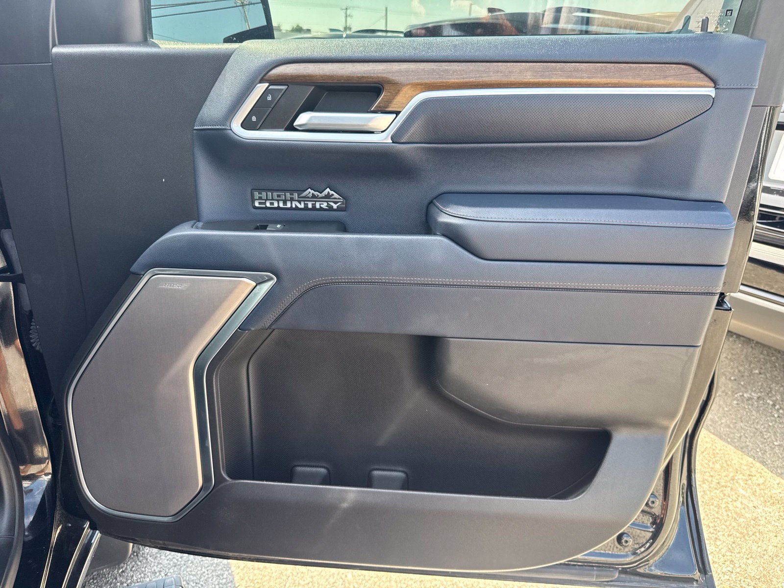 Used 2022 Chevrolet Silverado 1500 High Country w/ High Country Premium Package AWD/4WD image 38
