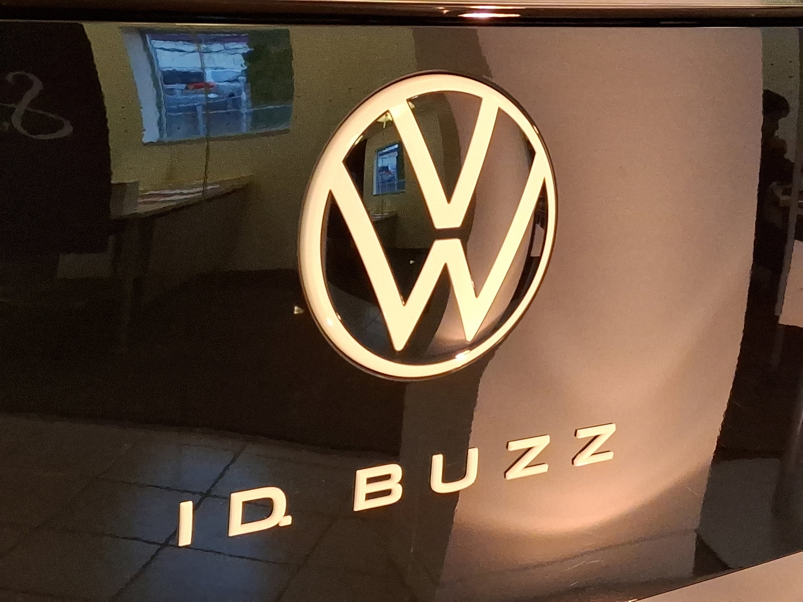 New 2025 Volkswagen ID. Buzz Pro S image 15