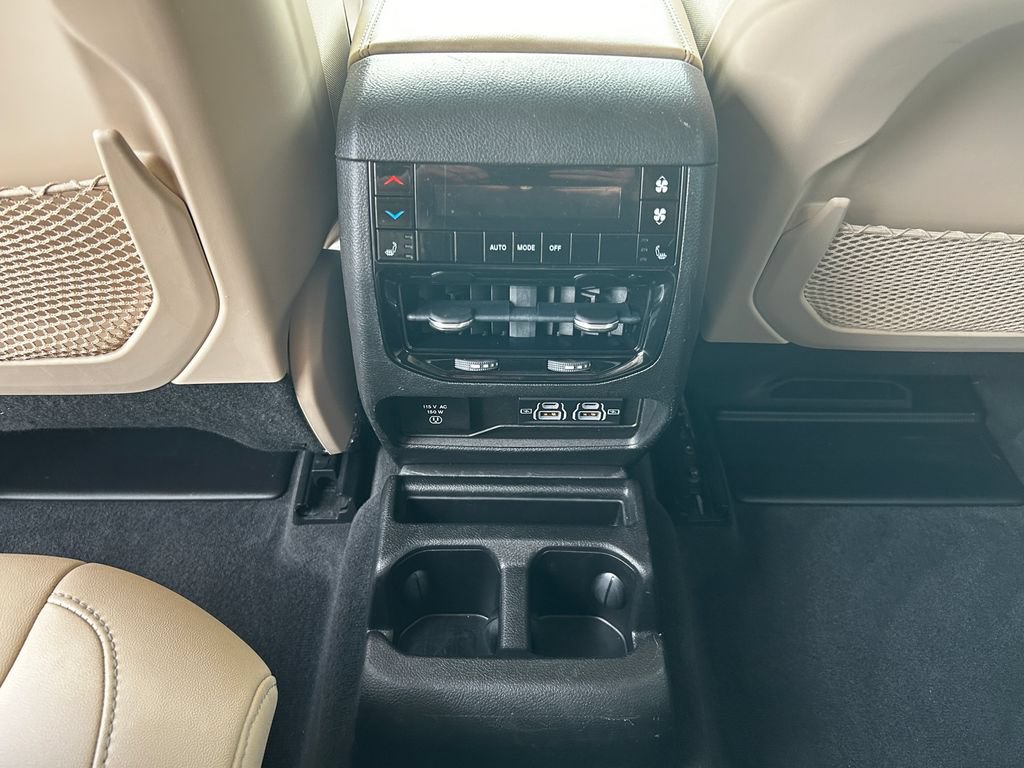 Used 2021 Jeep Grand Cherokee L Limited AWD/4WD image 10