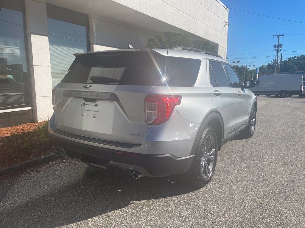 Certified 2022 Ford Explorer XLT w/ Equipment Group 202A AWD/4WD image 8