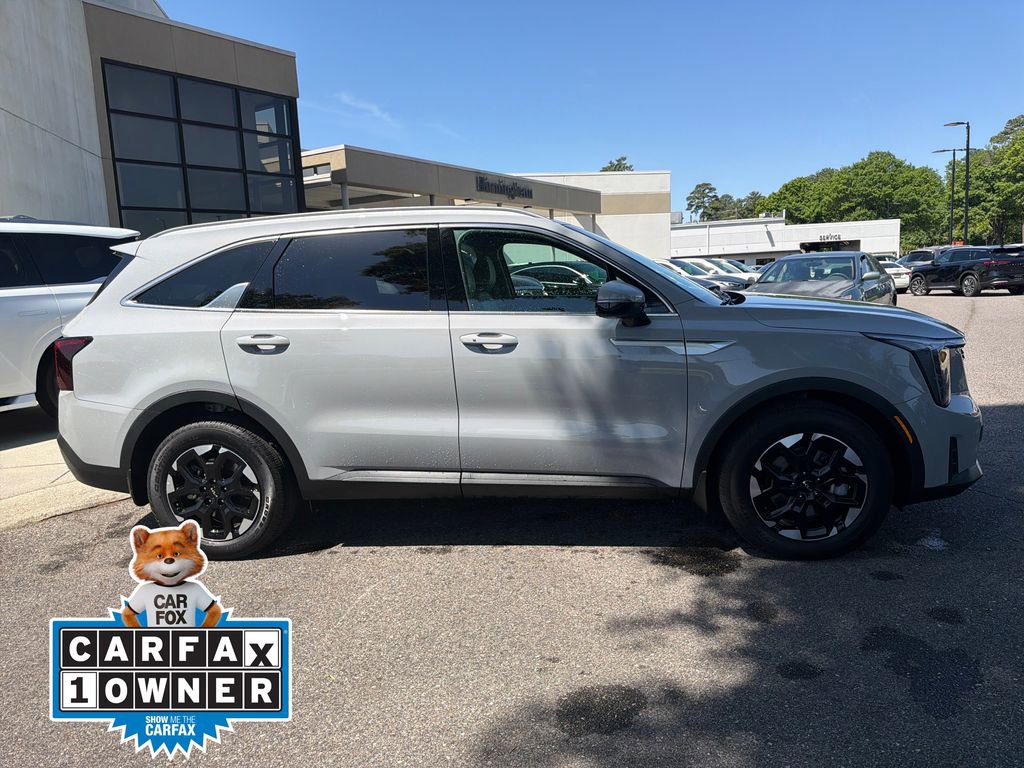 Used 2025 Kia Sorento S FWD image 14