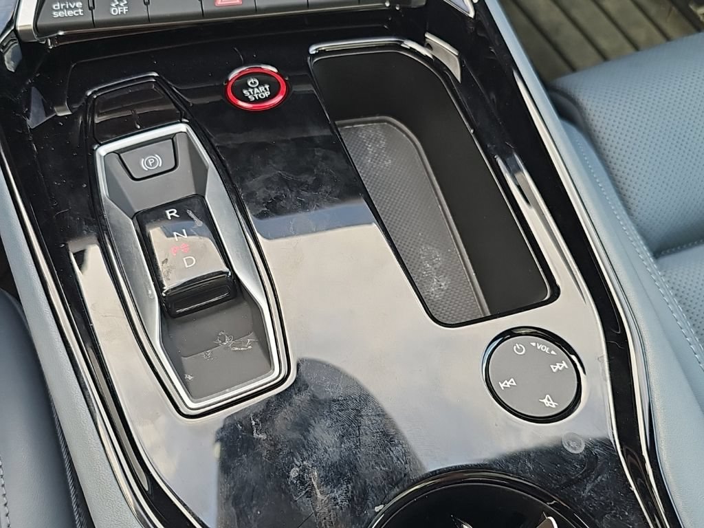 Used 2024 Audi e-tron GT Premium Plus w/ Performance Package AWD/4WD image 8