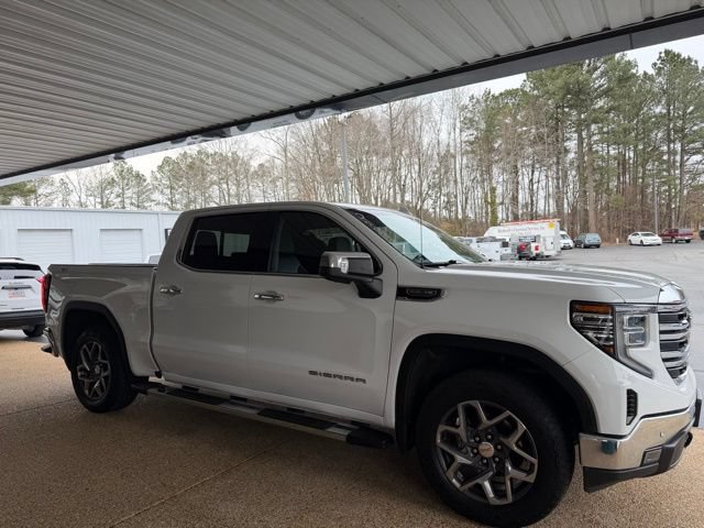 Used 2022 GMC Sierra 1500 SLT w/ SLT Premium Plus Package AWD/4WD image 4