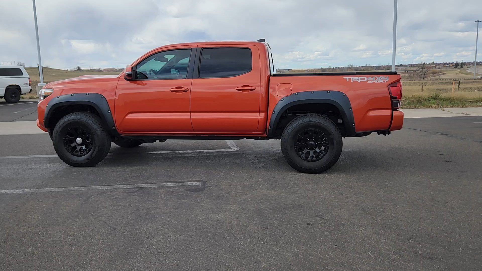 Used 2018 Toyota Tacoma TRD Sport image 2