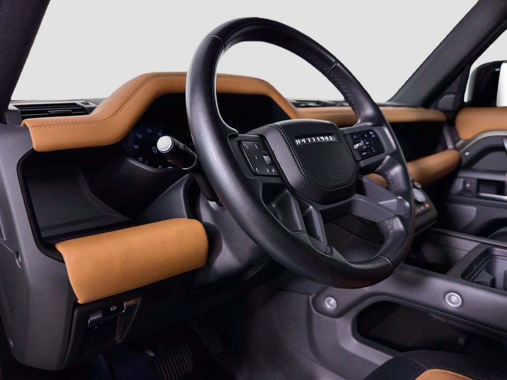 Used 2023 Land Rover Defender 110 X-Dynamic SE AWD/4WD image 9