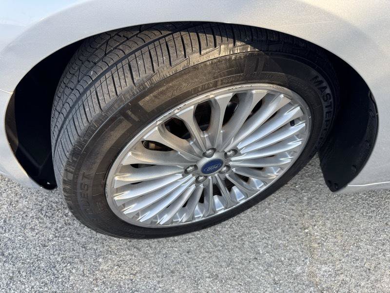 Used 2016 Ford Fusion Titanium FWD image 19