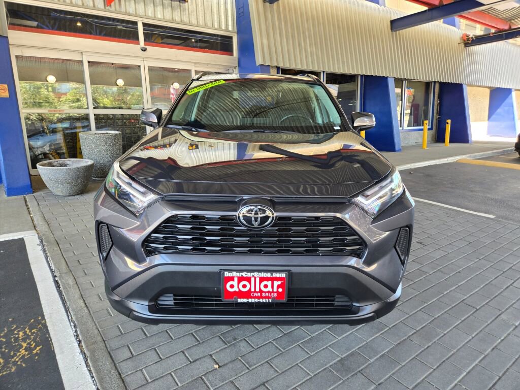 Used 2024 Toyota RAV4 XLE w/ Convenience Package image 2