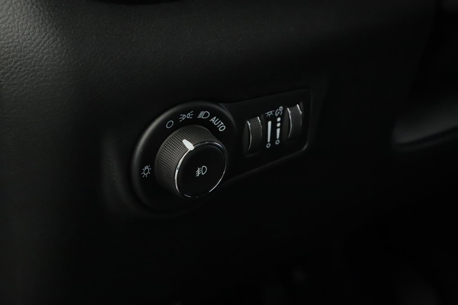 New 2026 Jeep Compass Limited image 8