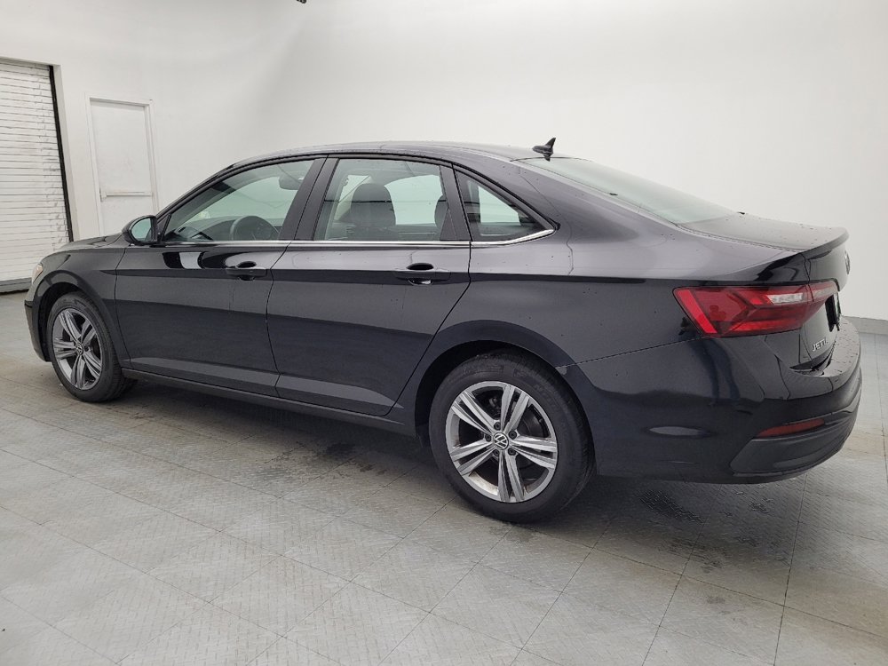Used 2024 Volkswagen Jetta SE image 3