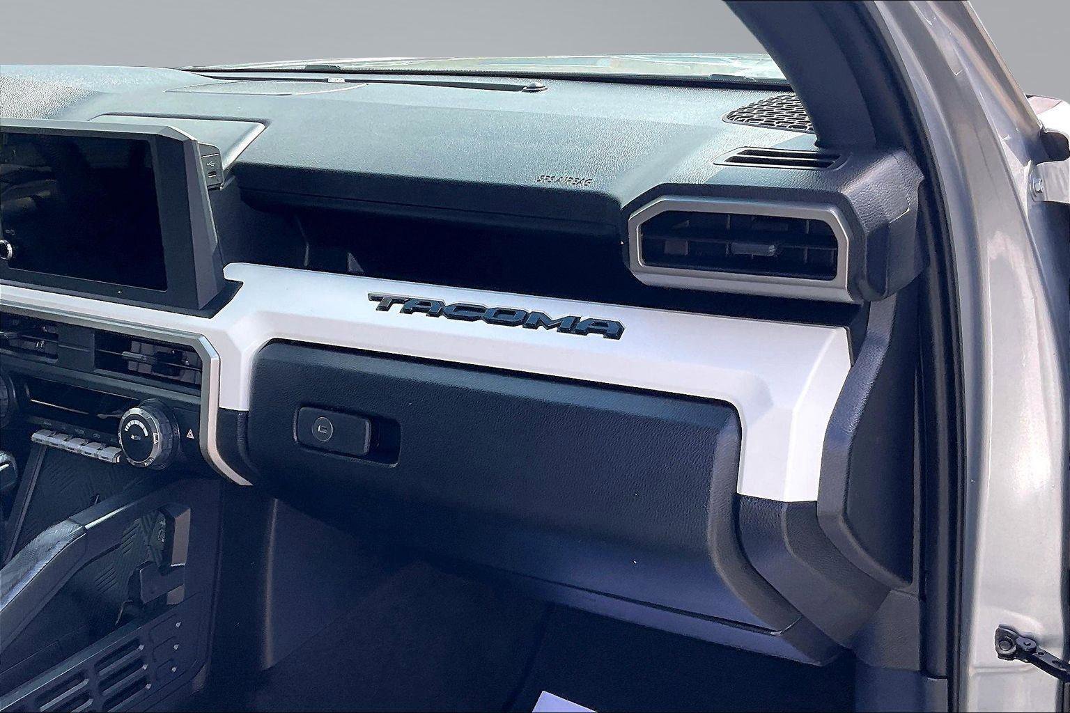 Used 2024 Toyota Tacoma TRD Off-Road image 17