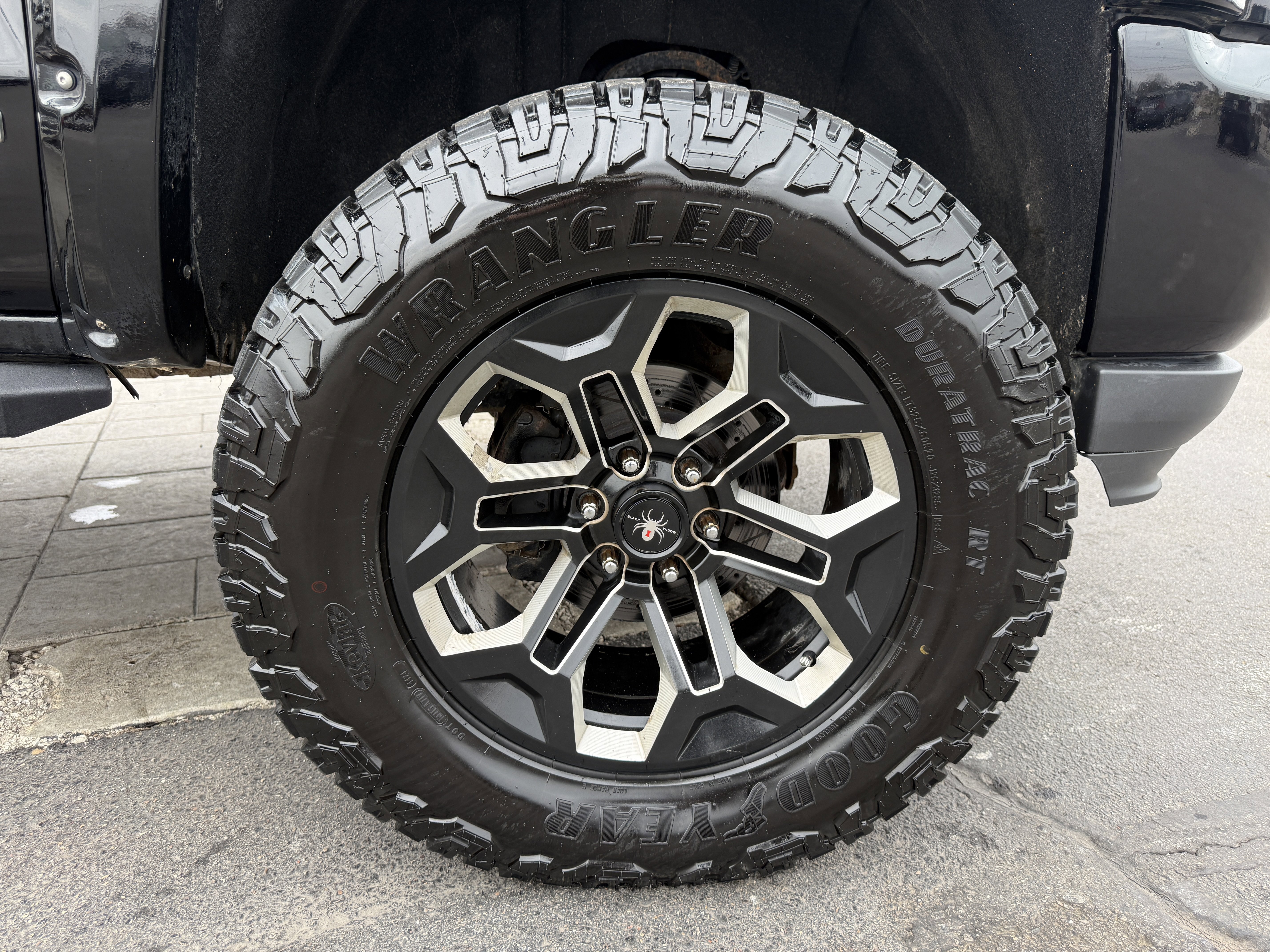 Used 2017 Chevrolet Silverado 1500 LTZ Z71 w/ LTZ Plus Package image 34