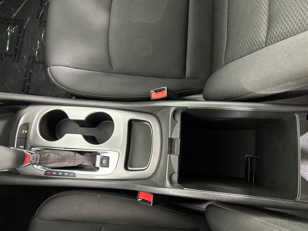 Used 2025 Chevrolet Malibu RS FWD image 15