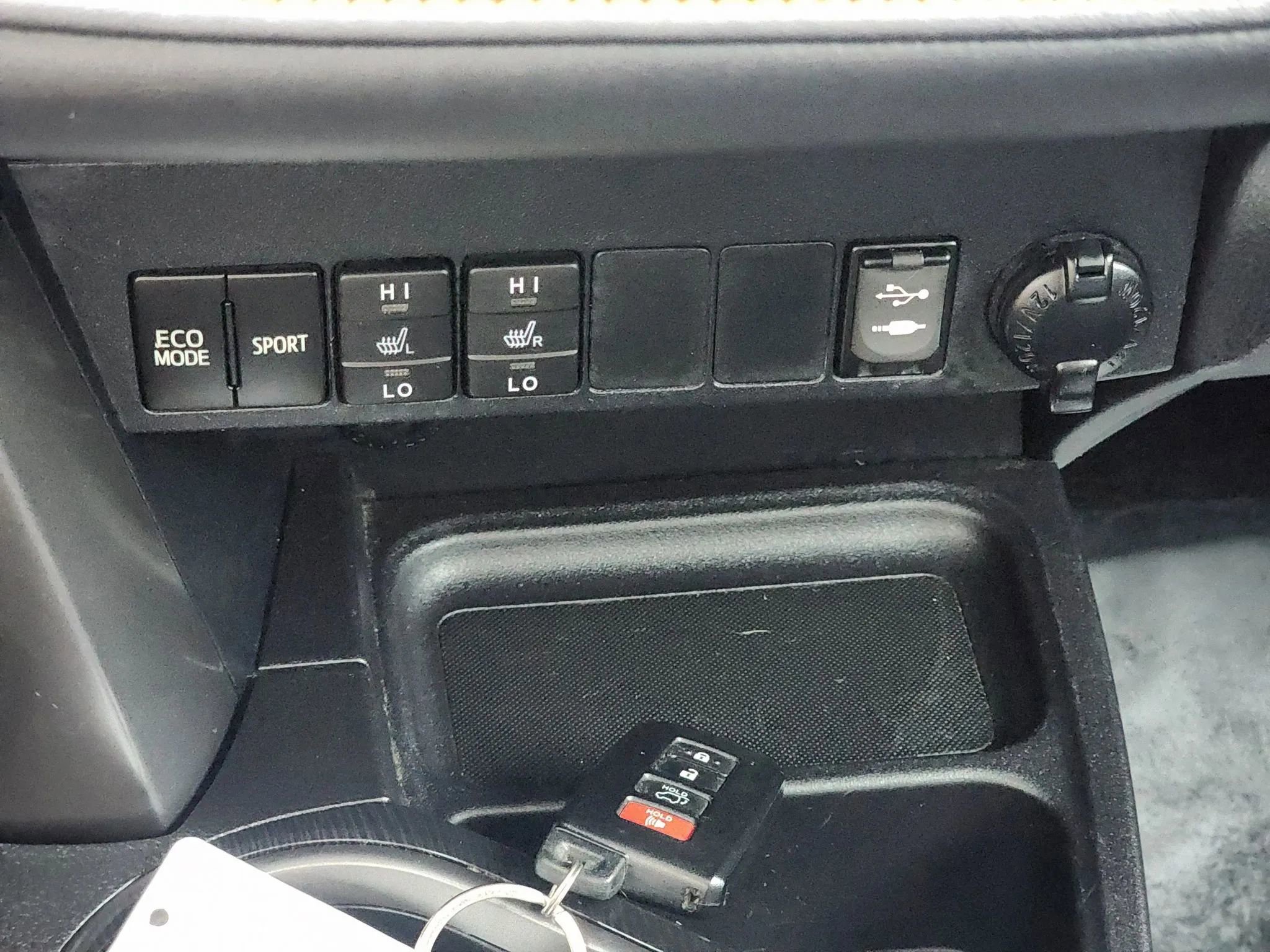 Used 2016 Toyota RAV4 SE AWD/4WD image 20